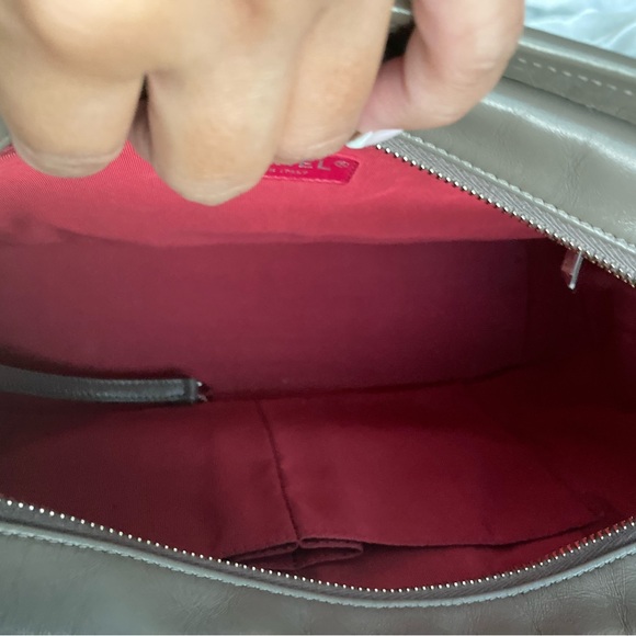 Chanel Gabrielle Hobo Medium Grey - Picture 8 of 16